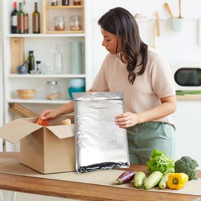 Dispositivi di foglio di alluminio metallico caldo freddo termico isolato raffreddatore a bolla mailers busta